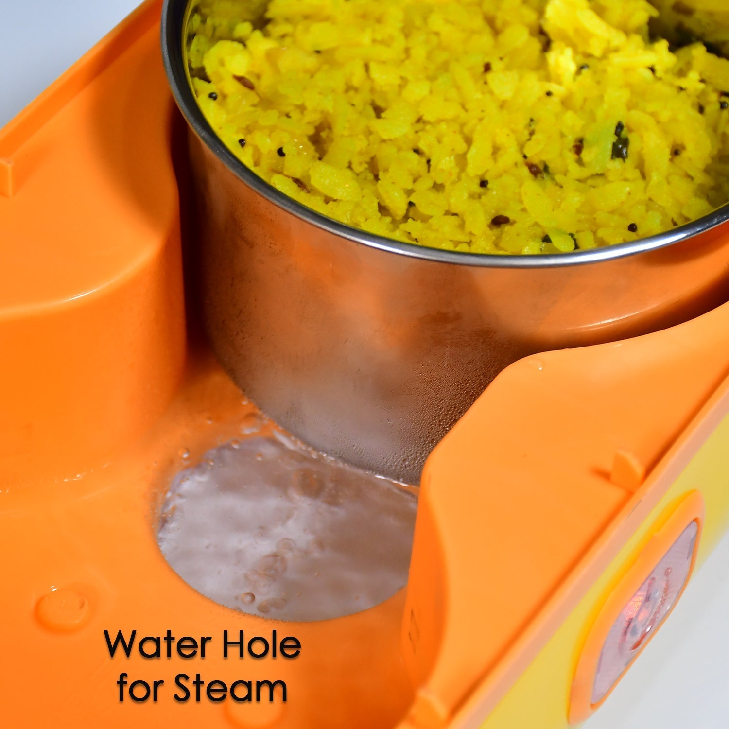 Portable lunch warmer with 4 containers Portable lunch warmer with 4 containers